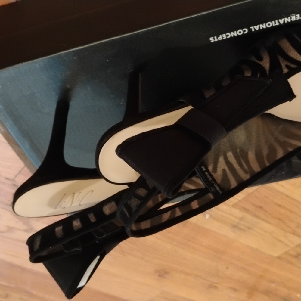 Inc Heels Stylish Black and White Striped Garment - Picture 4 of 5